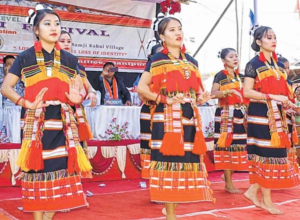 File:Kabui Naga dance at Central Park, Connaught Place, New Delhi IMG 1308  05.jpg - Wikimedia Commons