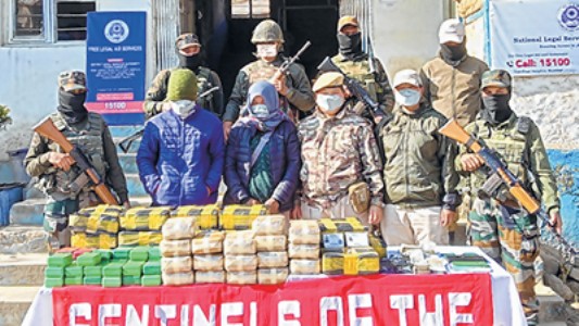 2 held with drugs worth Rs 62 Cr at CCpur